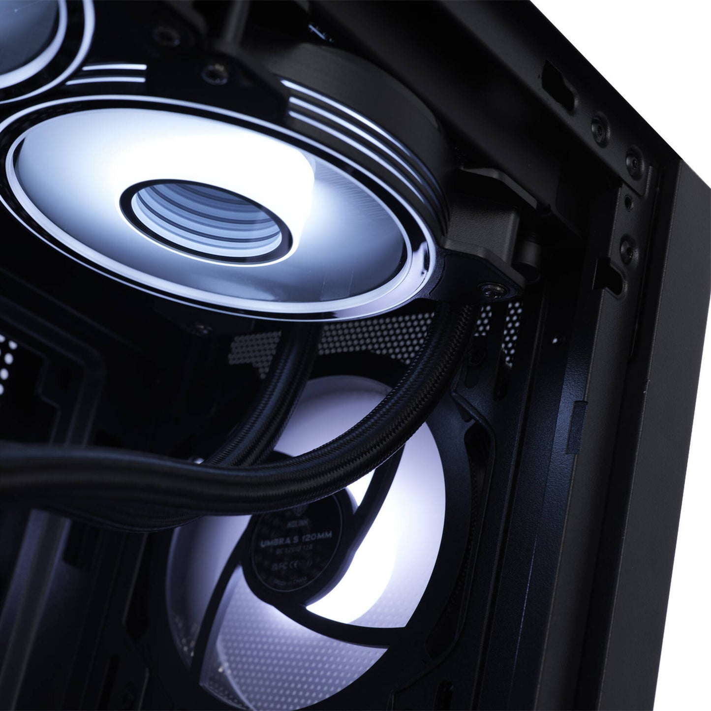 SimRacing PC PRO für Triple Screen (NVIDIA RTX 5080 & AMD Ryzen 7 9800X3D)